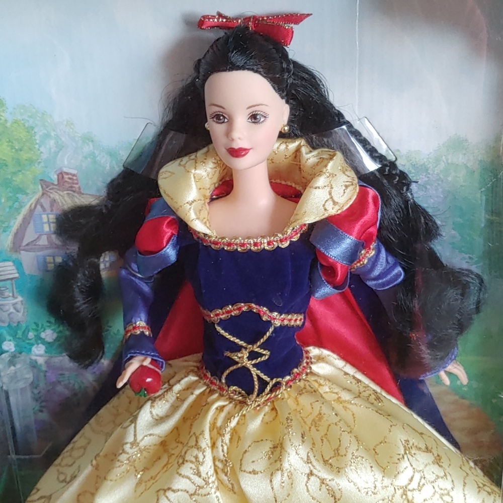 Snow white barbie collectors bundle - Picture 2 of 10